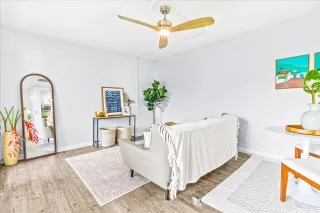 Photo #3: 202528529 Listing 