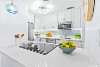 Photo #4: 202528529 Listing 