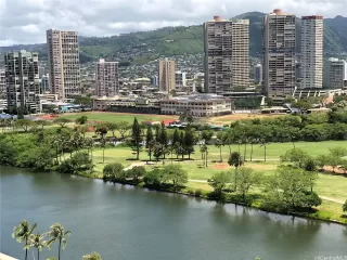 Photo #6: 202528537 Listing 