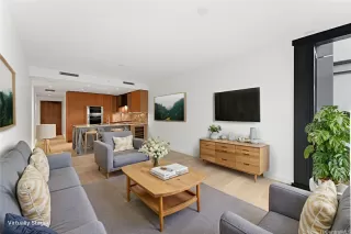 Photo #6: 202528554 Listing 