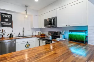 Photo #5: 202528556 Listing 