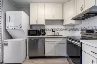 Photo #4: 202528560 Listing 