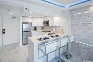 Photo #4: 202528569 Listing 