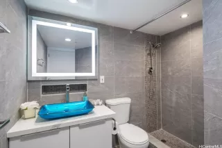 Photo #5: 202528569 Listing 