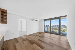 Photo #4: 202528579 Listing 