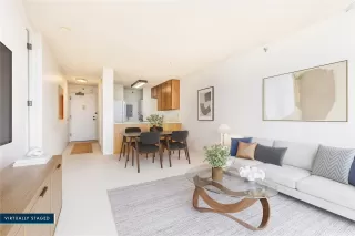 Photo #4: 202528580 Listing 