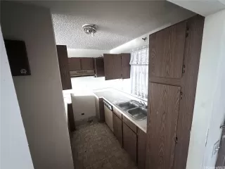 Photo #3: 202528586 Listing 