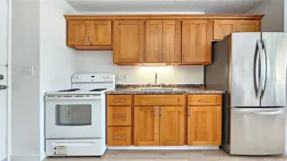 Photo #5: 202528587 Listing 