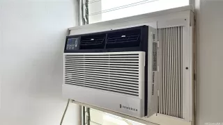 Photo #6: 202528587 Listing 