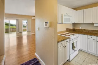 Photo #4: 202528594 Listing 