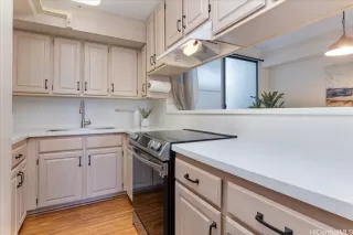 Photo #6: 202600006 Listing 