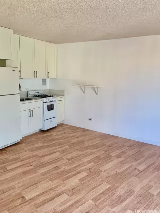 Photo #4: 202600035 Listing 