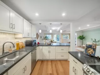 Photo #4: 202600328 Listing 