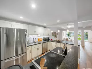 Photo #5: 202600328 Listing 