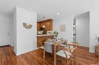 Photo #4: 202600370 Listing 