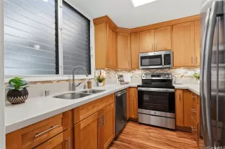 Photo #5: 202600370 Listing 