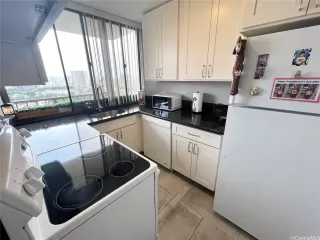 Photo #4: 202600372 Listing 