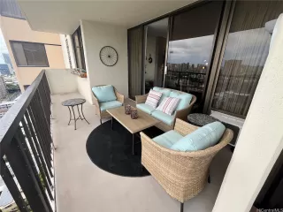 Photo #5: 202600372 Listing 