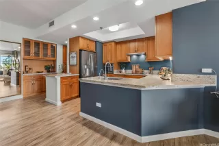 Photo #4: 202600380 Listing 