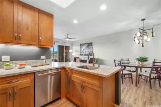 Photo #6: 202600380 Listing 