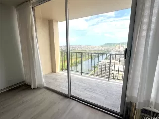 Photo #6: 202600391 Listing 