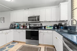 Photo #6: 202600407 Listing 