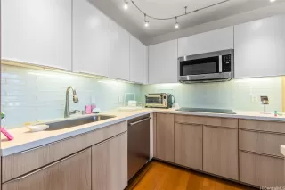 Photo #5: 202600410 Listing 