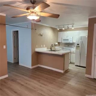 Photo #4: 202600434 Listing 