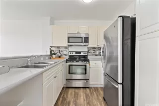 Photo #4: 202600454 Listing 