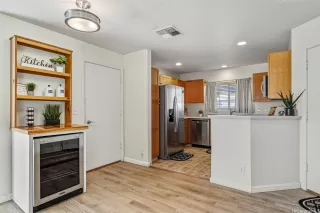 Photo #4: 202600456 Listing 