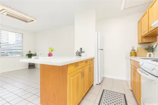 Photo #6: 202600462 Listing 