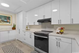 Photo #6: 202600479 Listing 