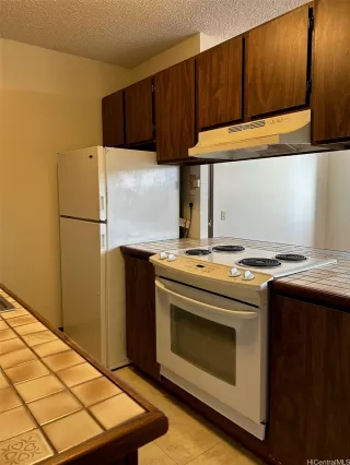 Photo #2: 202600530 Listing 