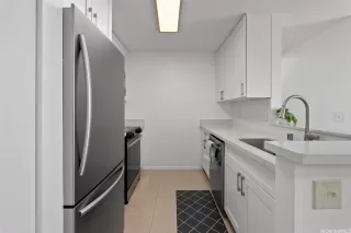 Photo #6: 202600533 Listing 