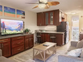 Photo #5: 202600548 Listing 