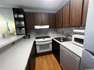 Photo #2: 202600573 Listing 