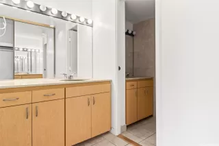 Photo #4: 202600638 Listing 