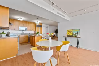 Photo #6: 202600679 Listing 