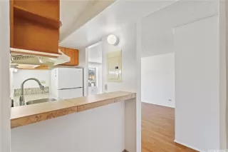 Photo #5: 202600687 Listing 