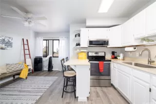 Photo #6: 202600694 Listing 