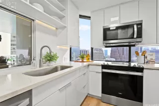 Photo #3: 202600794 Listing 