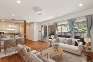 Photo #3: 202600796 Listing 