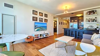 Photo #4: 202600797 Listing 