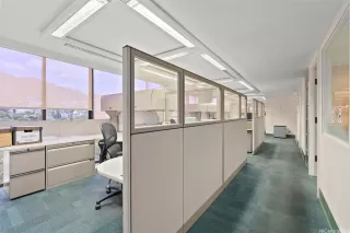 Photo #5: 202600832 Listing 