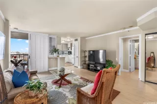 Photo #2: 202600833 Listing 