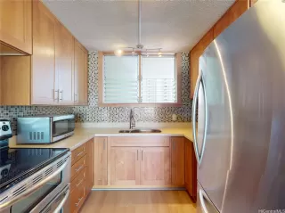 Photo #4: 202600838 Listing 