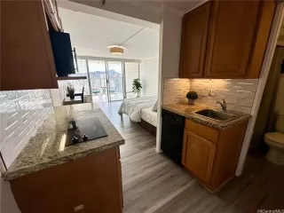 Photo #6: 202600859 Listing 