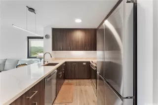 Photo #5: 202600869 Listing 