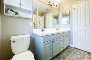 Photo #5: 202600878 Listing 