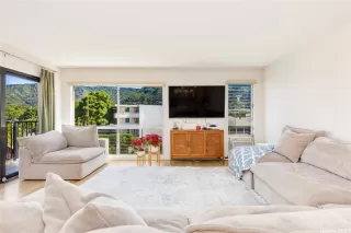 Photo #5: 202600881 Listing 